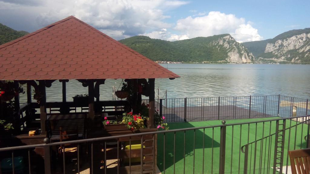 Vila Golful Dunarii Dubova Exterior foto
