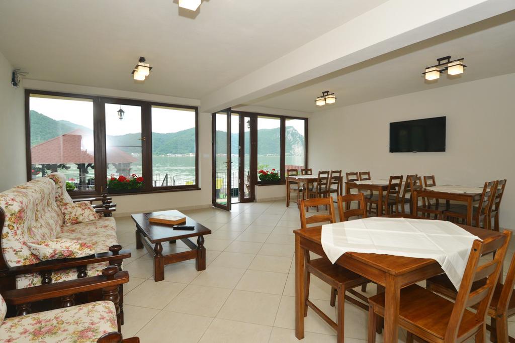 Vila Golful Dunarii Dubova Exterior foto